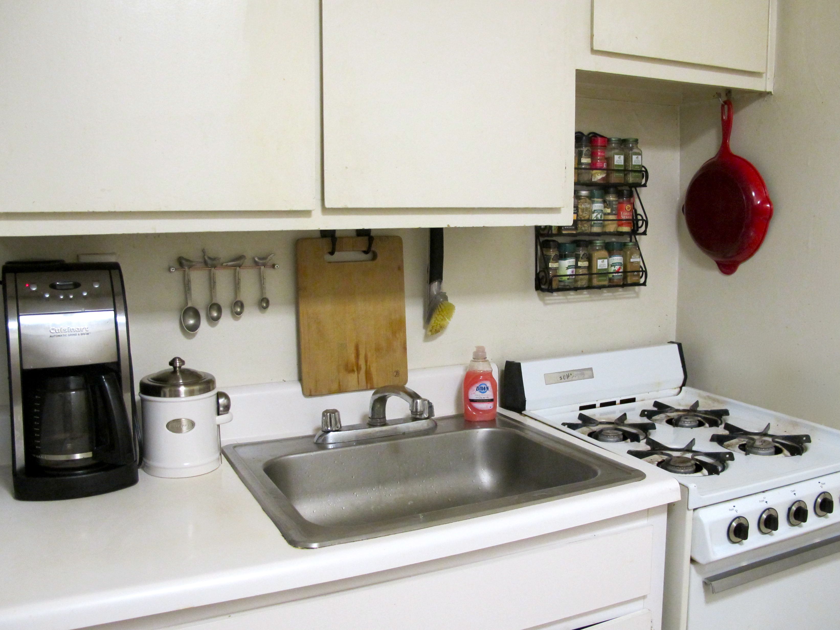 Kitchen Space Saving Tips Featured 