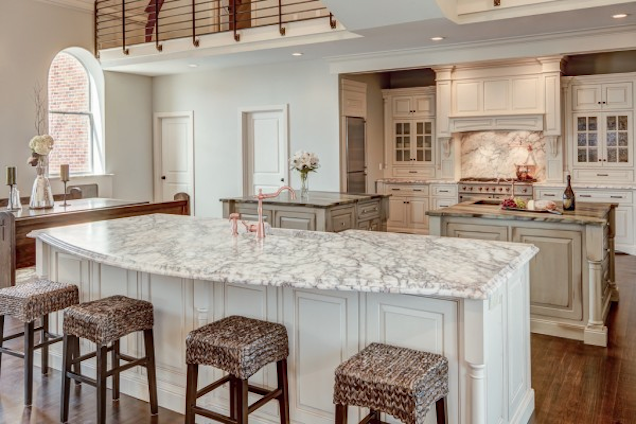 Two Cabinet Styles One Kitchen, What Kitchen Cabinets Are In Style