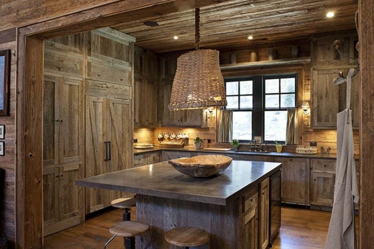 11 Cabin Kitchen Ideas for a Rustic Mountain Retreat