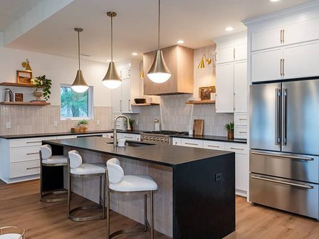 Slim Shaker kitchen cabinets