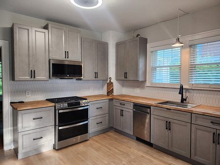Traditional kitchen cabinets