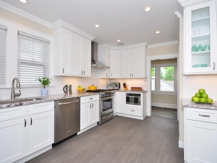 White kitchen cabinets