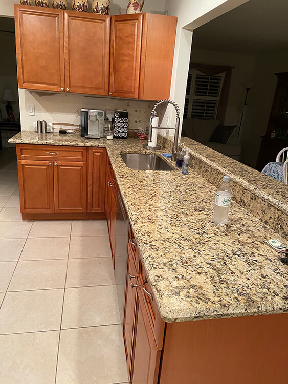 Cinnamon Glaze cabinets, photo 31