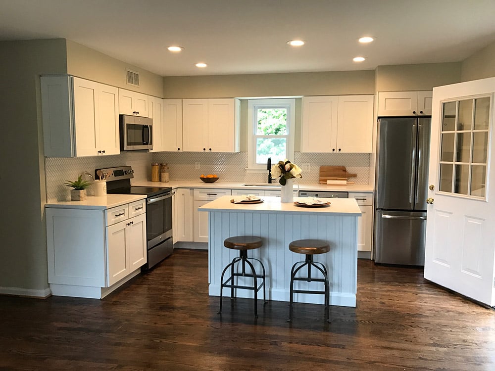 Ice White Shaker cabinets, photo 5