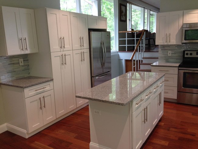 Ice White Shaker cabinets, photo 57