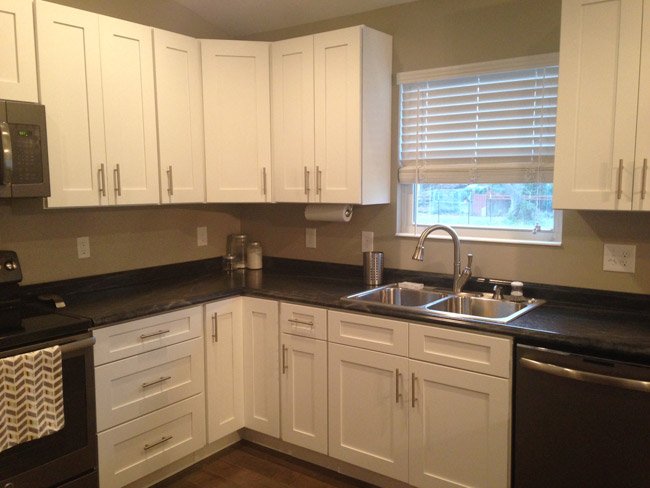 Ice White Shaker cabinets, photo 63