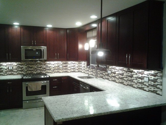 Mocha Shaker cabinets, photo 31