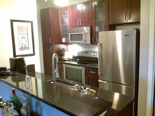 Mocha Shaker cabinets, photo 24