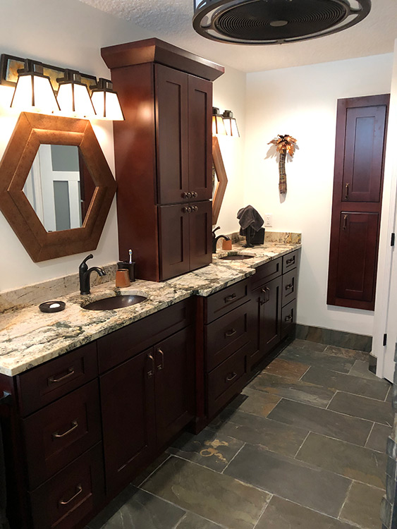 Mocha Shaker cabinets, photo 62