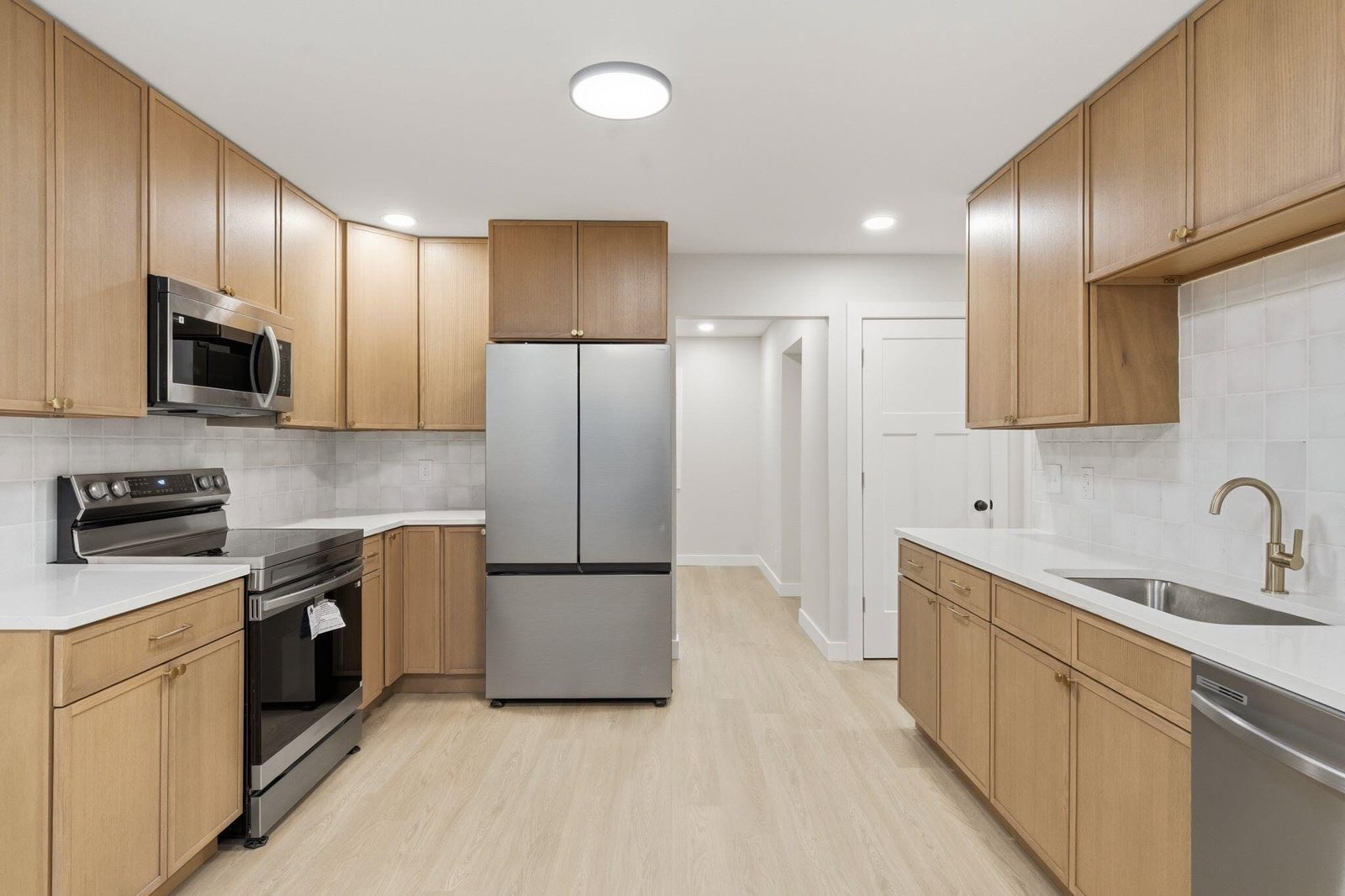Petit Oak cabinets, photo 2