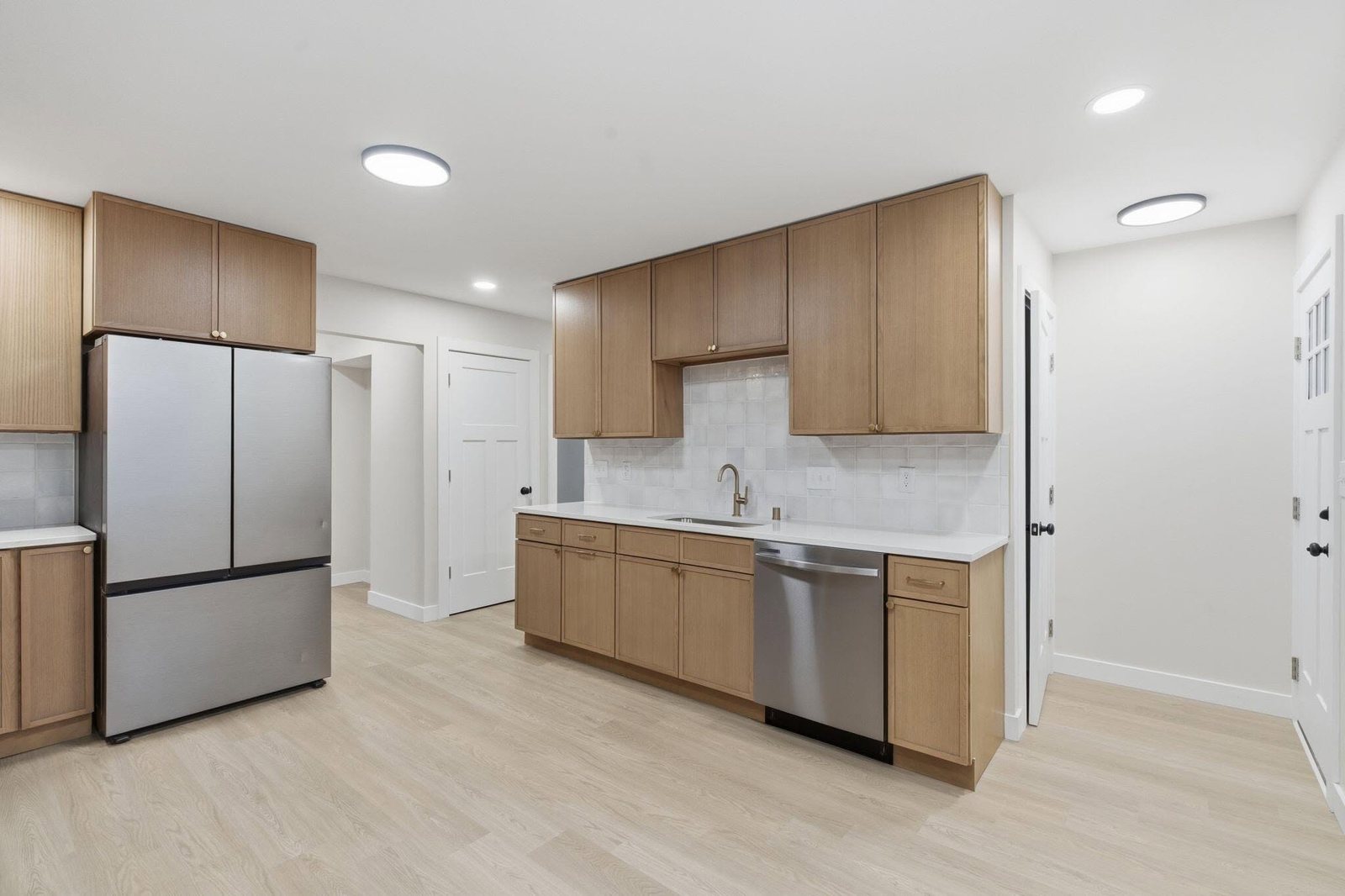 Petit Oak cabinets, photo 9