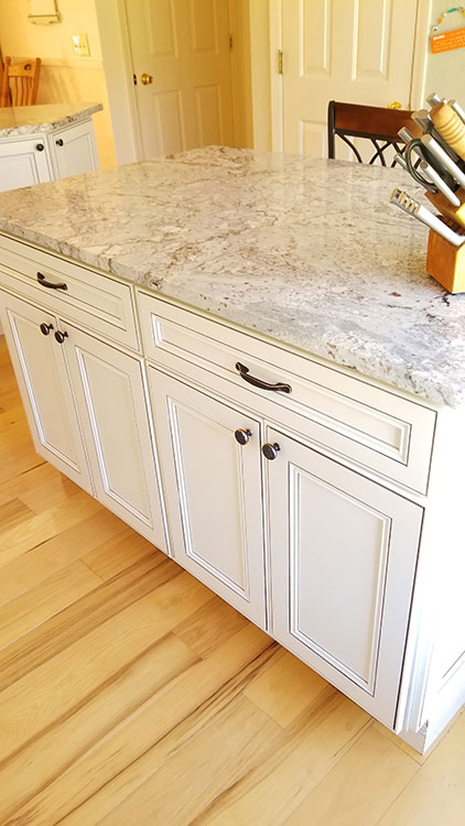 York Antique White cabinets, photo 7